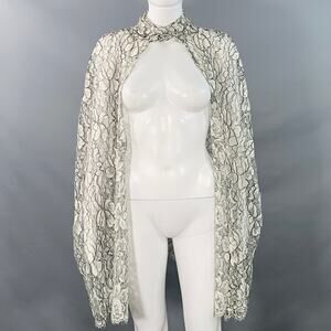 IMITATION OF CHRIST FW21 One Size White Black Lace Floral Snaps Cape